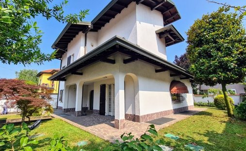 Villa in Castellanza, Lombardei, Italien 1