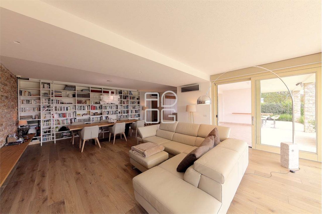 Apartment in Hill Zone, Padenghe sul Garda, Lombardy 2 - 15778376