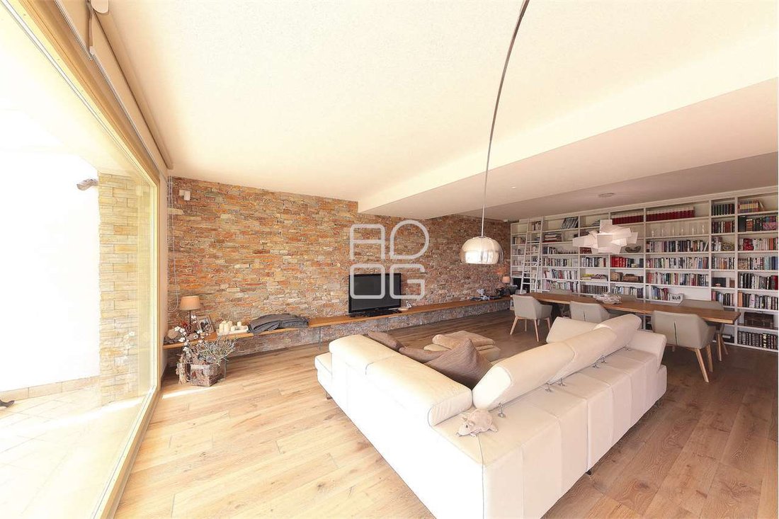 Apartment in Hill Zone, Padenghe sul Garda, Lombardy 1 - 15778376