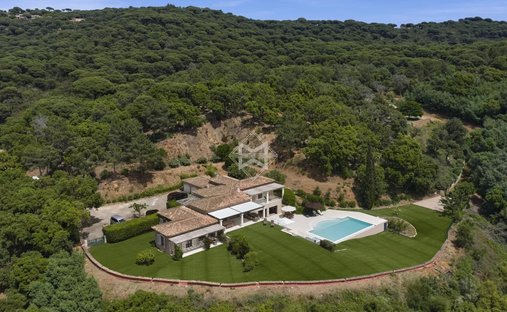 Estate in La Croix-Valmer, Provence-Alpes-Côte d'Azur, France 1