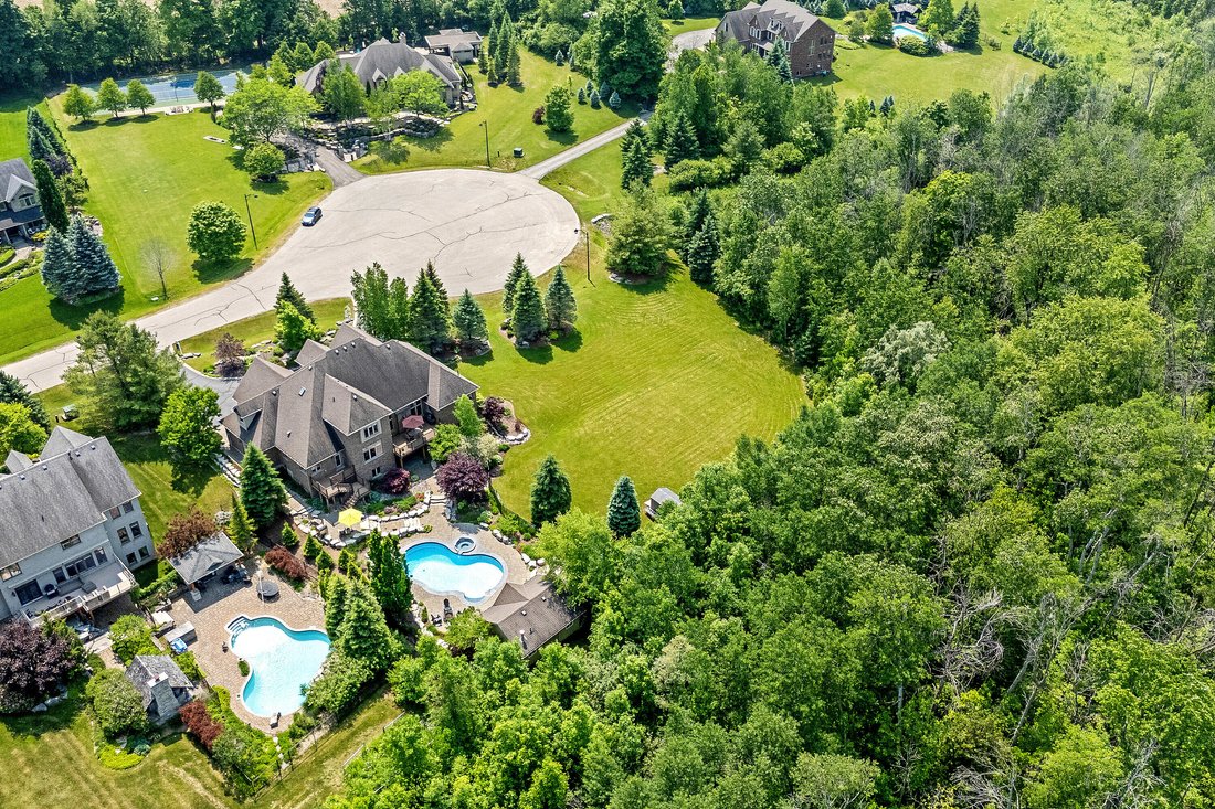 House in Milton, Ontario, Canada 4 - 15778446