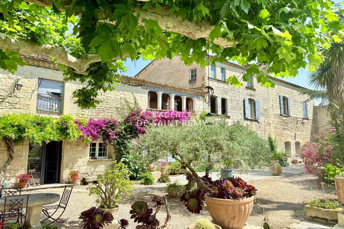Villa in Les Cariatides, Beaucaire, France 1 - 15777117