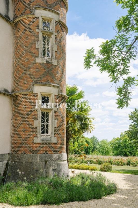 La Maison des Brumes – A Timeless Estate in Vichy’s Golden Countryside