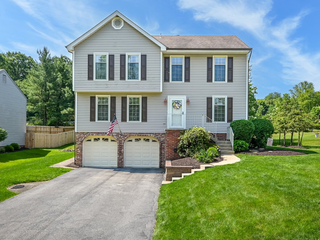 House in Hampton Township, Pennsylvania, United States 1 - 15776892