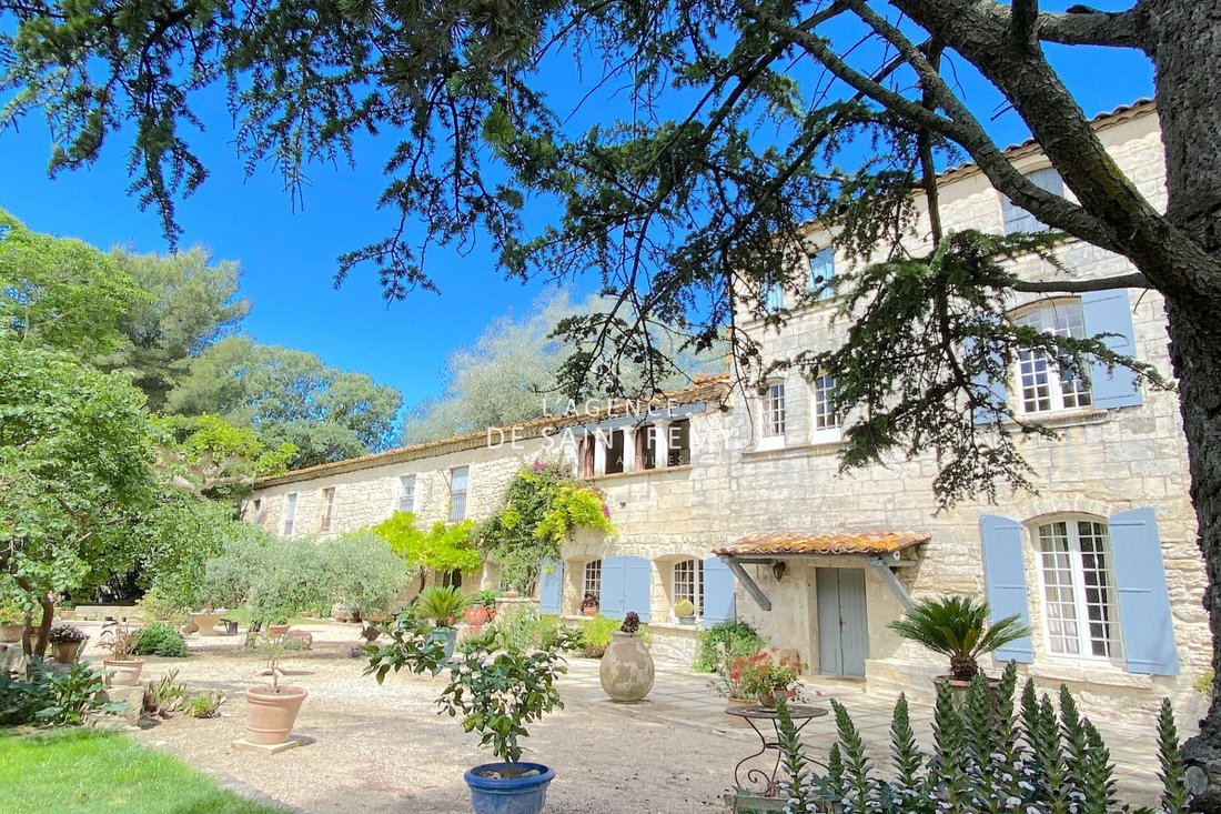 Villa in Les Cariatides, Beaucaire, France 3 - 15777117