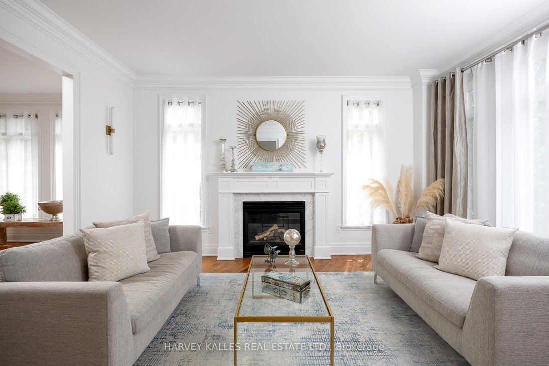 House in Toronto, Ontario, Canada 5 - 15779476