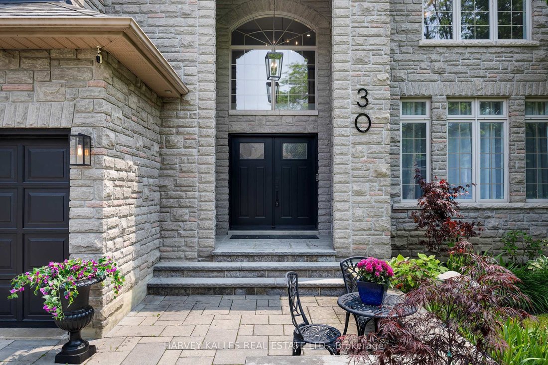 House in Toronto, Ontario, Canada 2 - 15779476