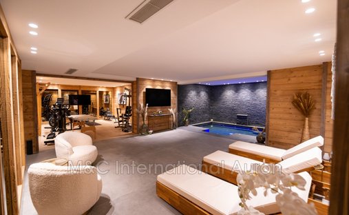 Villa in Saint-Etienne-de-Tinée, Provence-Alpes-Côte d'Azur, France 1
