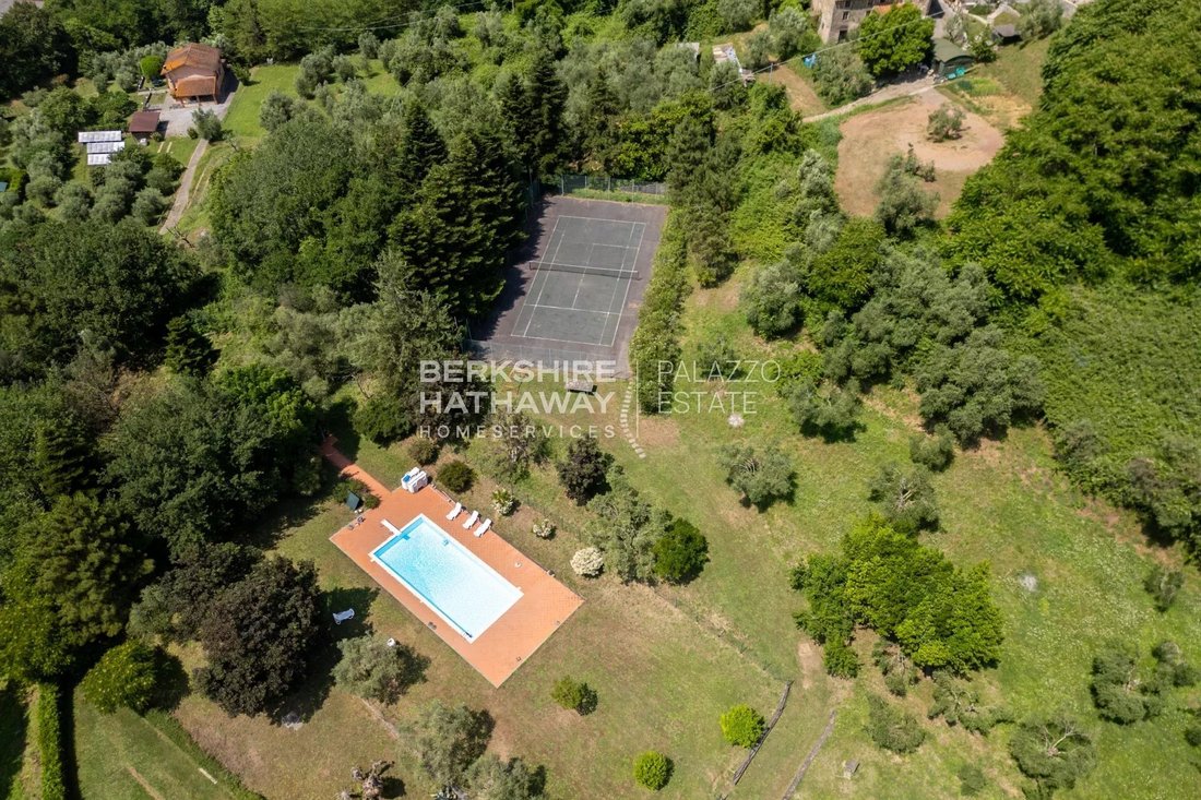 Estate in Historic Center, Lucca, Tuscany 3 - 15778586