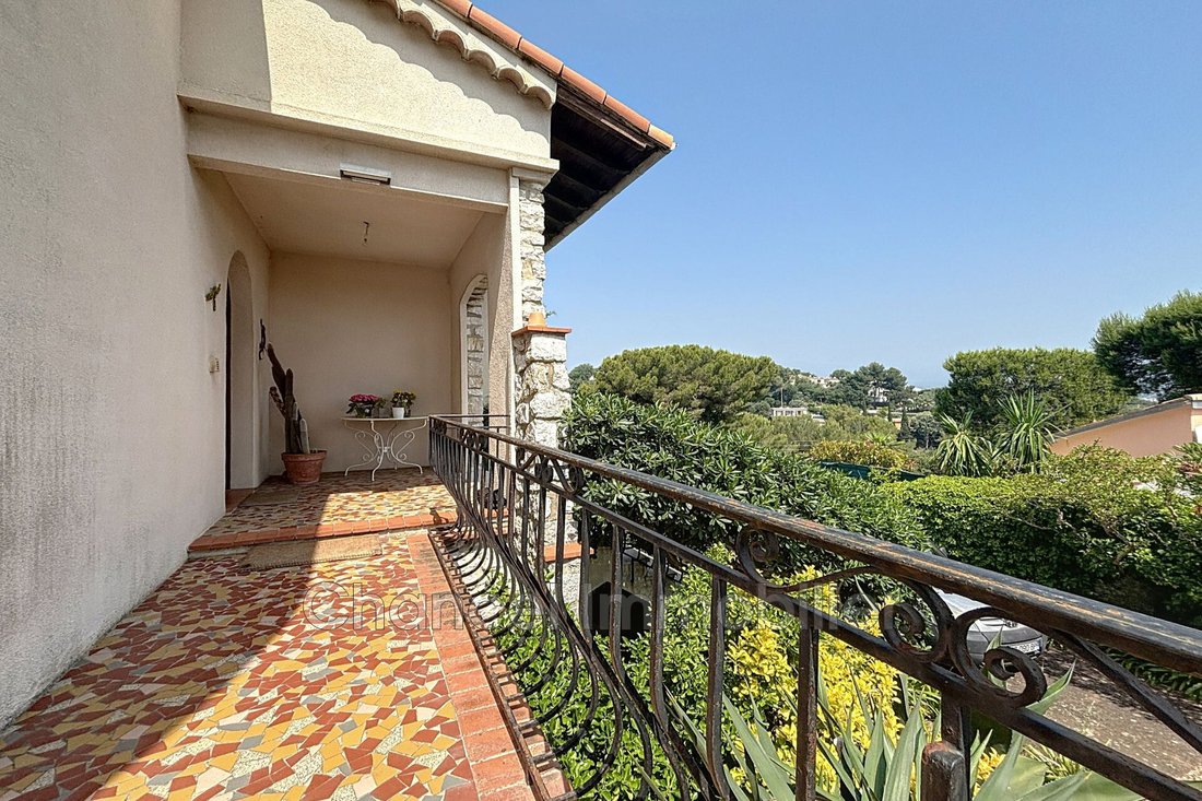 Villa in Les Cougoulins-Rastines, Antibes, France 4 - 15778627