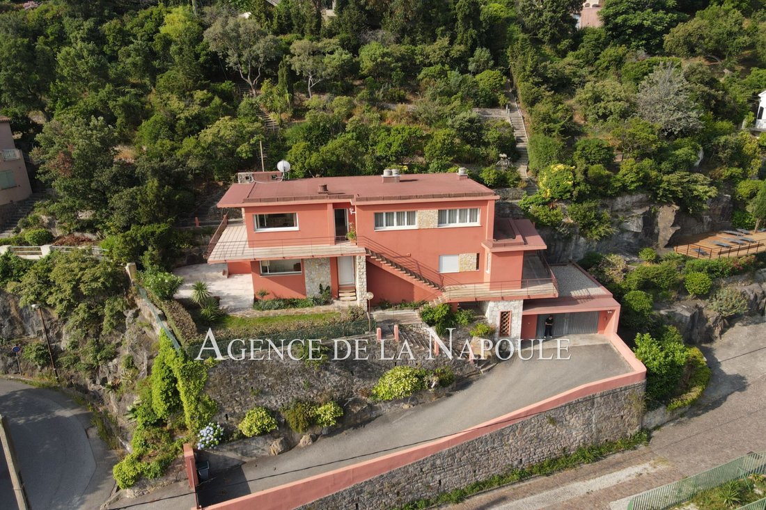 Villa in Théoule-sur-Mer, Provence-Alpes-Côte d'Azur, France 2 - 15778629