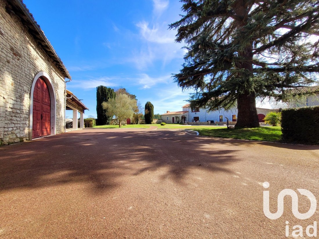 House in Serigny, Nouvelle-Aquitaine, France 4 - 15780279