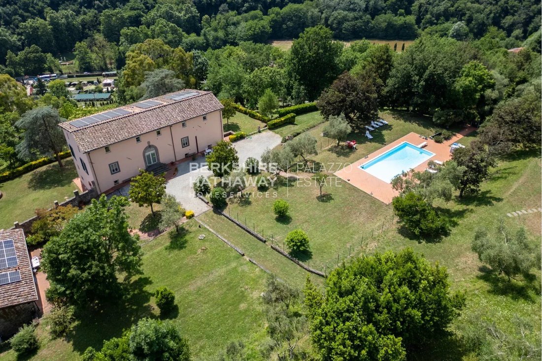 Estate in Historic Center, Lucca, Tuscany 1 - 15778586