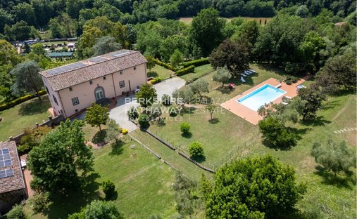 Estate in Historic Center, Lucca, Tuscany 1