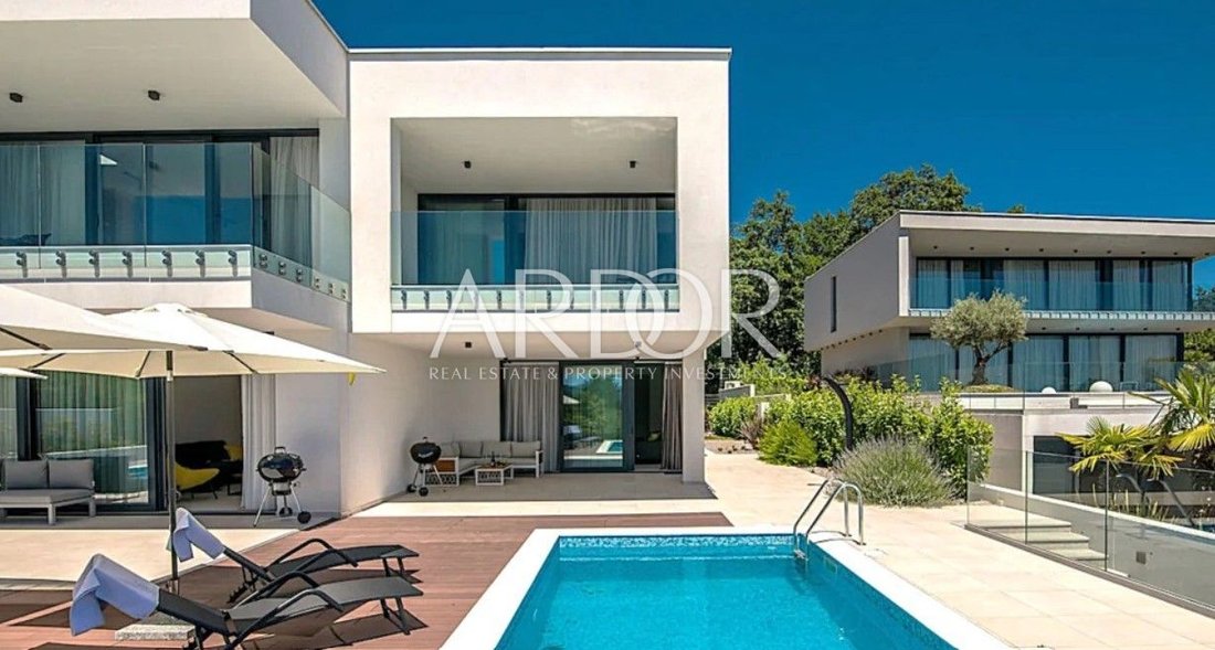 Villa in Grad Opatija, Primorje-Gorski Kotar County, Croatia 1 - 15780844
