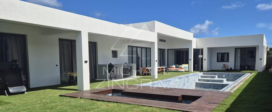 Villa in Grand Baie, Rivière du Rempart District, Mauritius 1 - 14754509