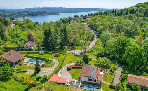 Villa a Arona, Piemonte, Italia 1