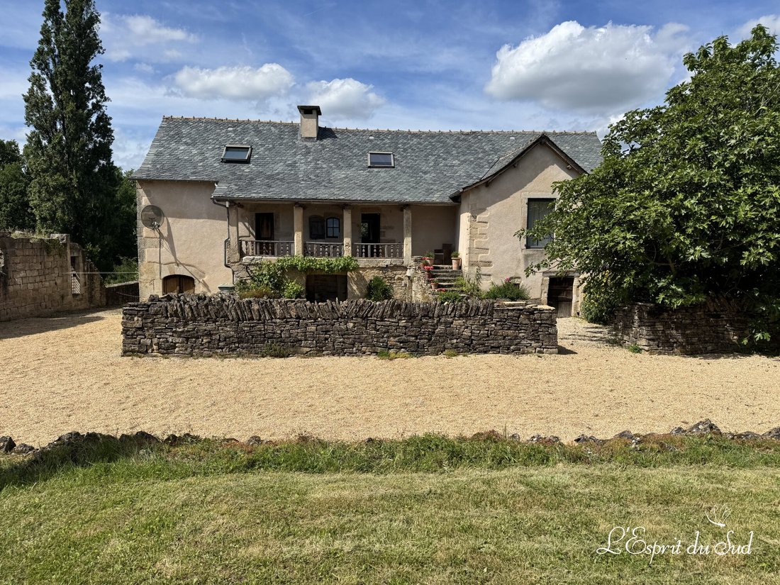 A 13th-Century Dream: Ruins, Roses & Two Stone Maisons in Occitanie’s Golden Hills