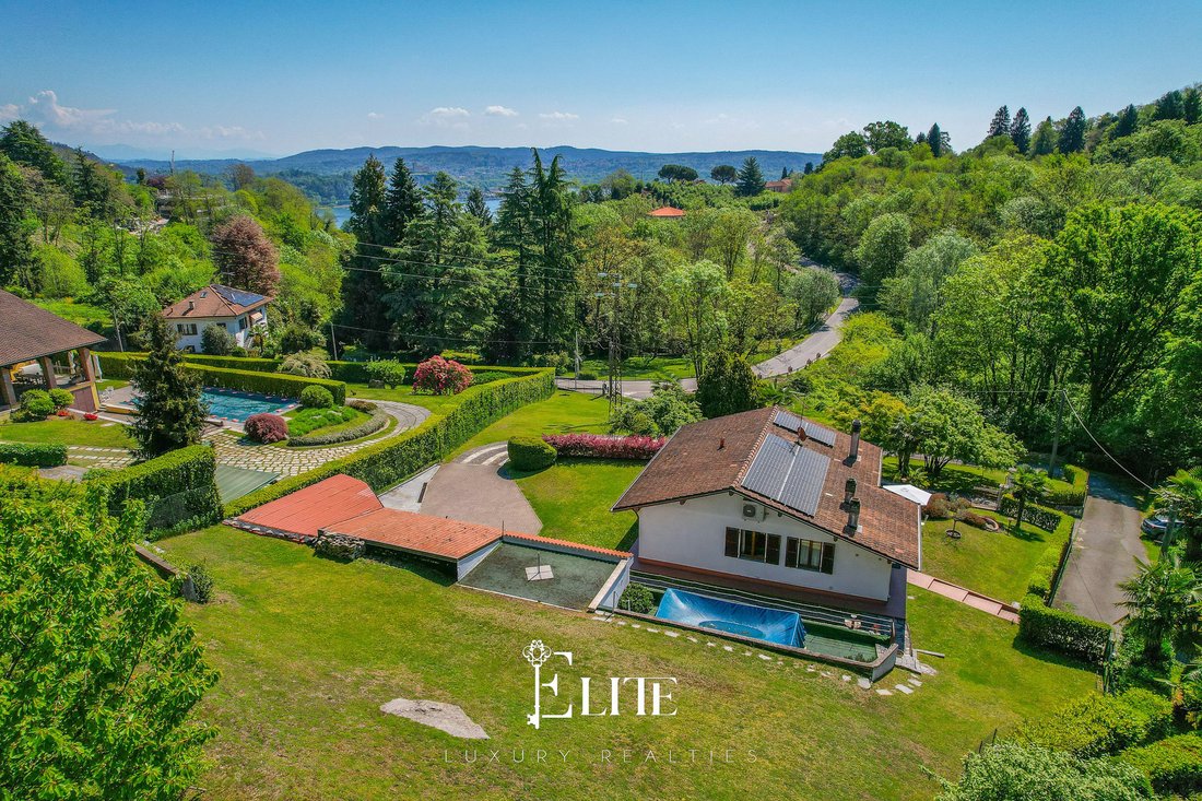 Villa in Arona, Piedmont, Italy 2 - 15782208