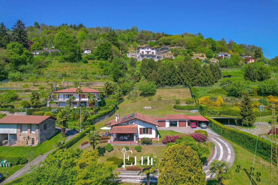 Villa in Arona, Piedmont, Italy 4 - 15782208