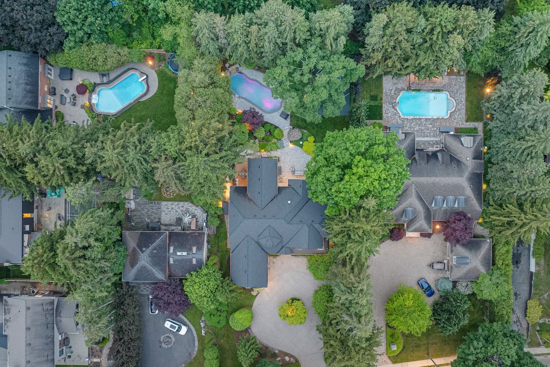 House in Burlington, Ontario, Canada 2 - 15782224