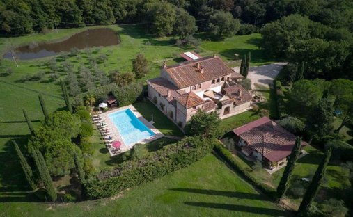 Country House in Rapolano Terme, Tuscany, Italy 1