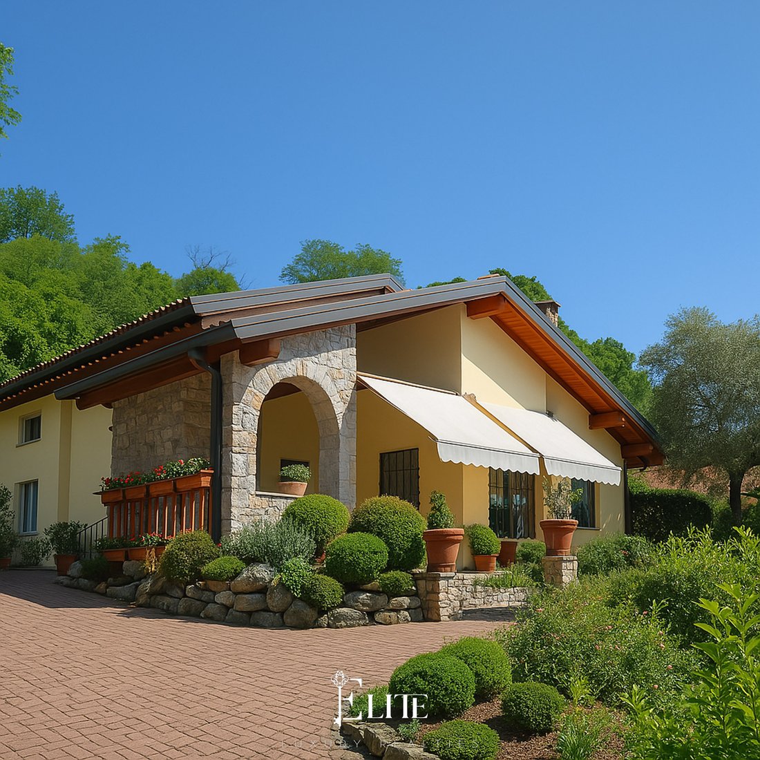 Villa in Besozzo, Lombardy, Italy 2 - 15782462