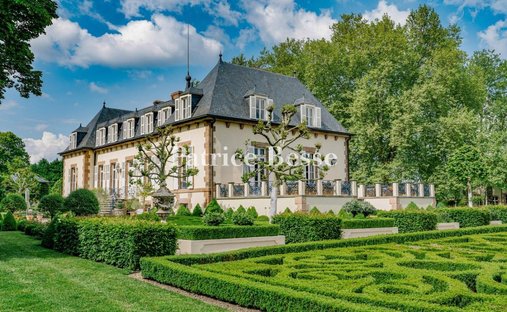 Château 3800 M² Sur Terrain 22ha