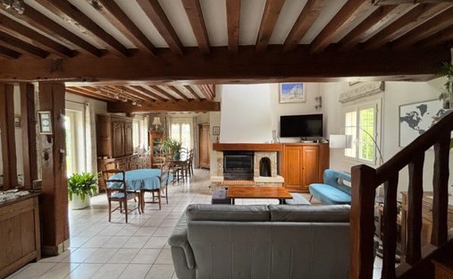 2h From Paris, In The Heart Of The Pays D’auge Area. A Listed 16th /18th Century Chateau Set In Abou