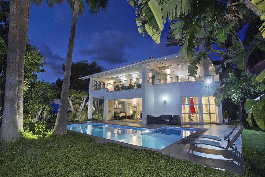 Villa in Elviria-Cabopino, Marbella, Spain 1 - 15783960