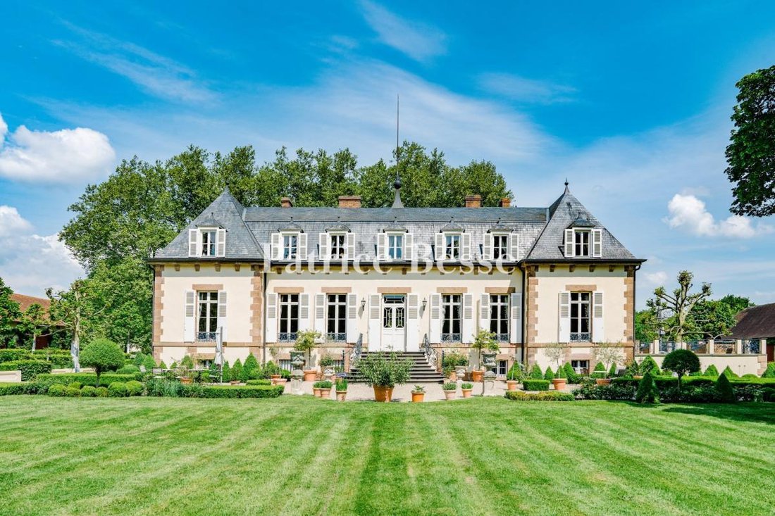 Whispers of the Wild: A Secluded 110-Hectare Hunting Domain in Auvergne’s Golden Heart