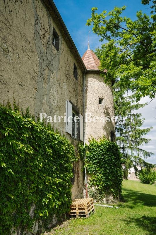 Le Rêve de Volvic: A Timeless Château in Auvergne’s Golden Light