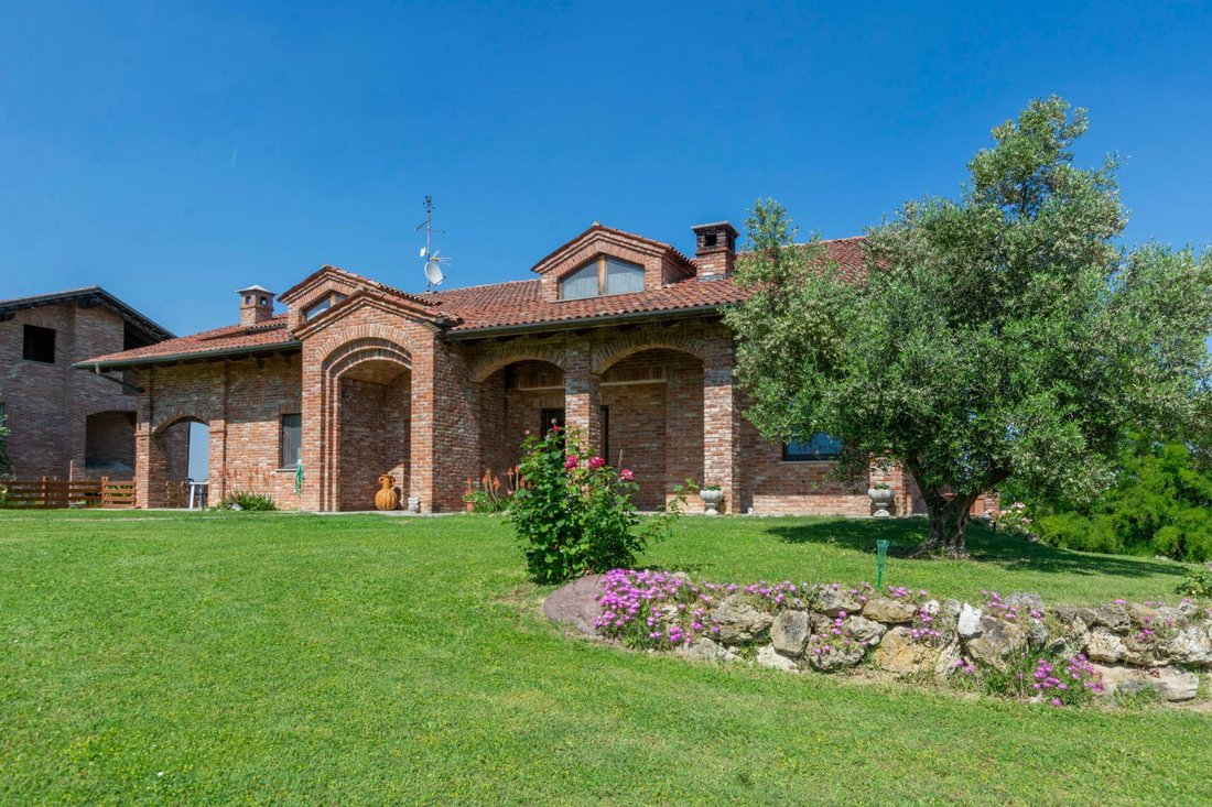 Villa in Altavilla Monferrato, Piedmont, Italy 1 - 15784893