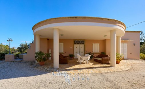 Villa a Maglie, Puglia, Italia 1
