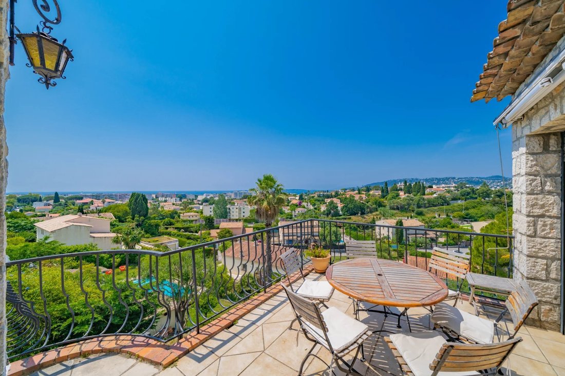 Villa in Fontmerle, Antibes, France 1 - 15784862