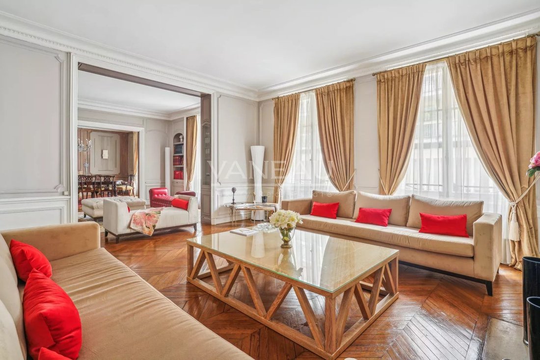 Apartment in Chaillot, Paris 16e Arrondissement, Paris 1 - 14707224