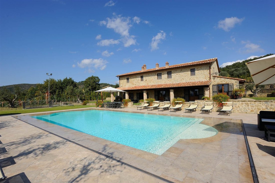 Castiglione del Lago, Umbria, Italy 1 - 15784320