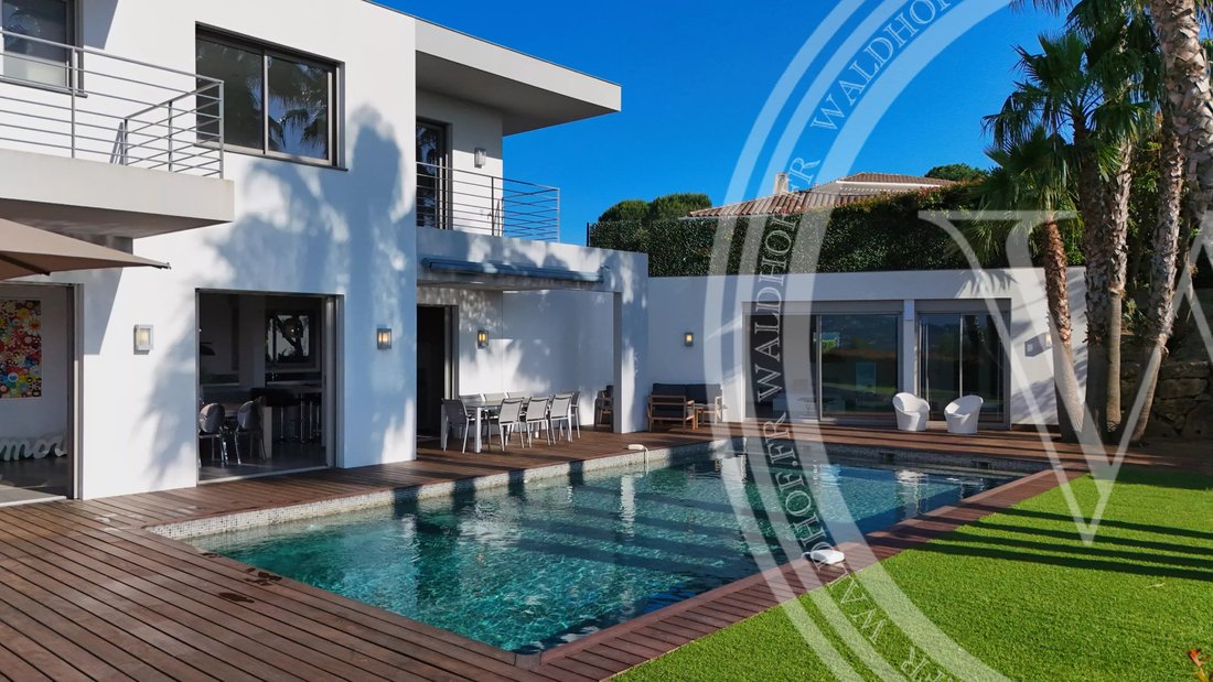 Villa in Cannes, Provence-Alpes-Côte d'Azur, France 3 - 15786376
