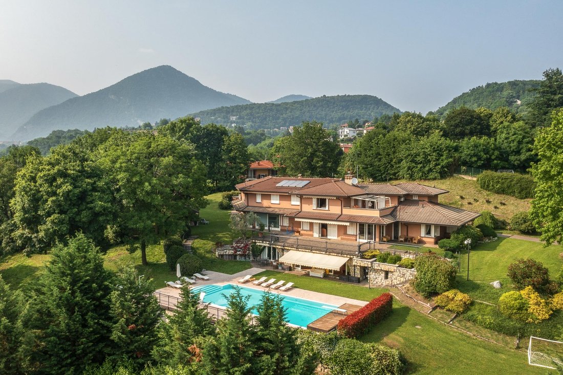 Villa in Longone Al Segrino, Lombardy, Italy 2 - 15169912