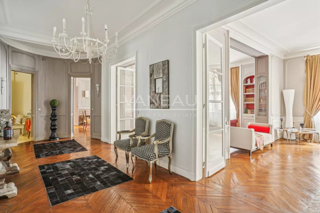 Apartment in Chaillot, Paris 16e Arrondissement, Paris 3 - 14707224