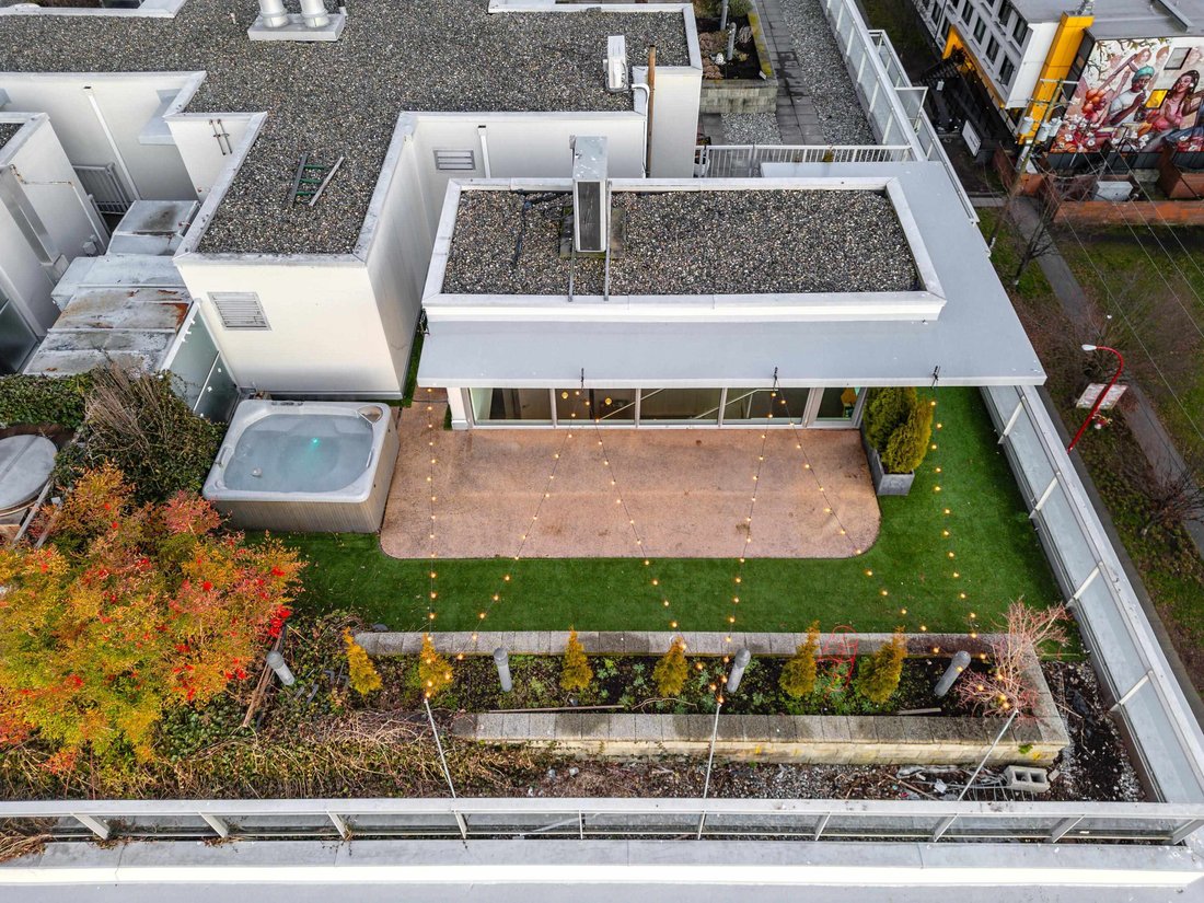 Fresh Look at Incredible Custom 3 Storey Penthouse In Vancouver British Columbia