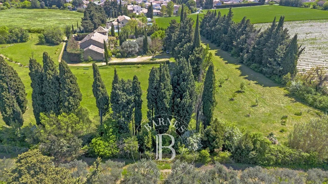 Country House in Orange, Provence-Alpes-Côte d'Azur, France 1 - 15774008