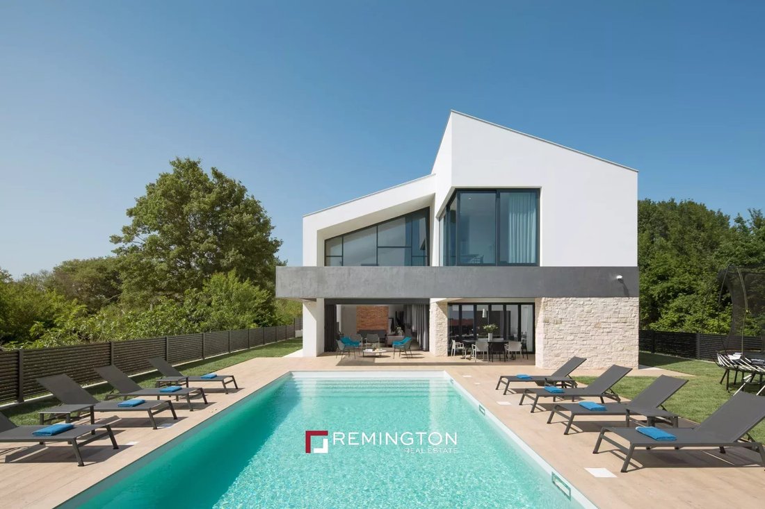 Villa in Mjesni odbor Busoler, Grad Pula, Istria County 1 - 13329389