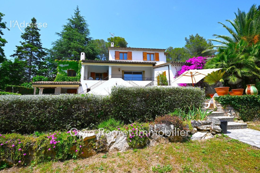 Villa in Le Rouret, Provence-Alpes-Côte d'Azur, France 2 - 14947853