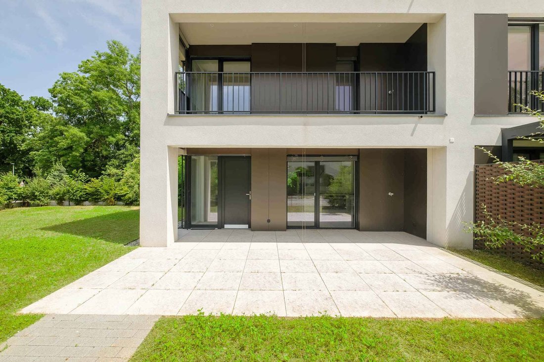 Beautiful Brand New 7 Room Apartment Featuring Terraces And A Garden