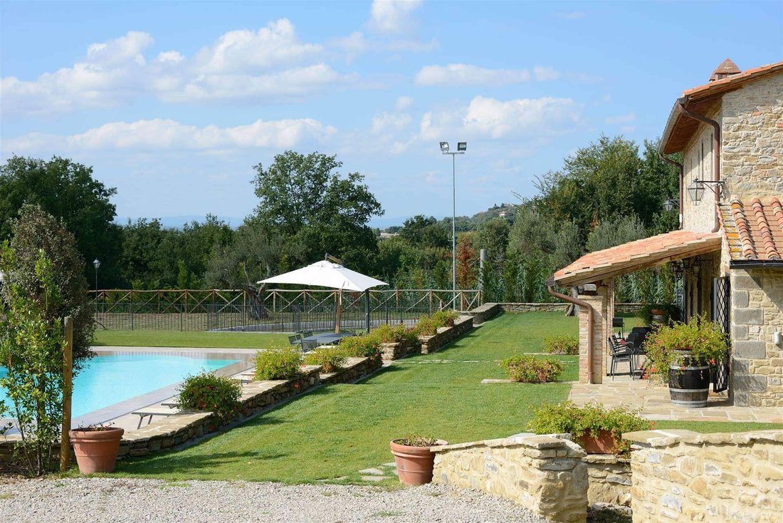Castiglione del Lago, Umbria, Italy 3 - 15784320