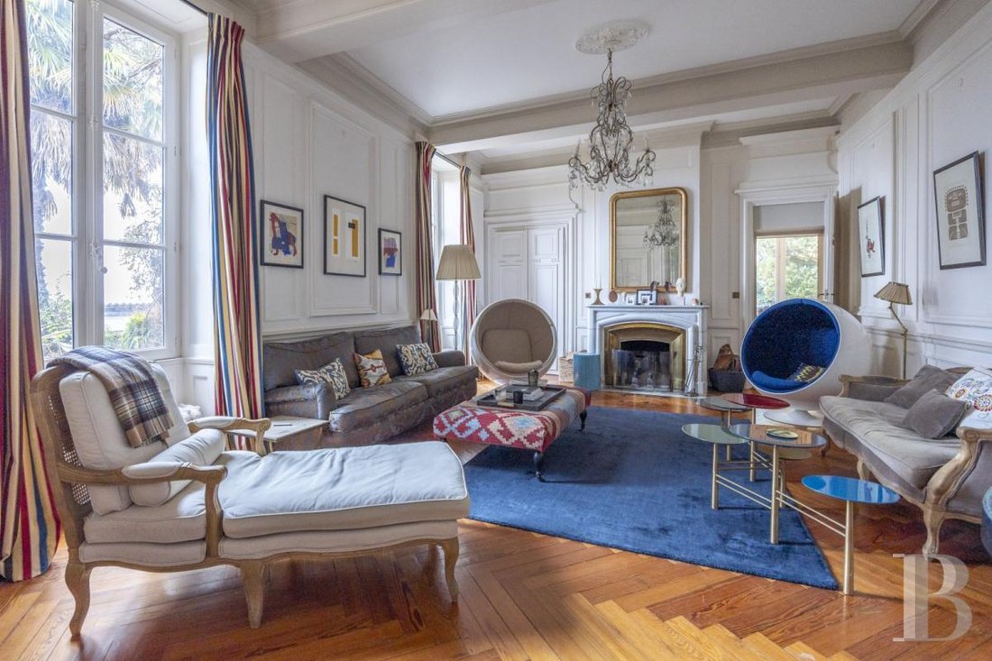 Le Rêve Impérial: A Revolution-Kissed Château Over the Saône’s Silver Ribbon