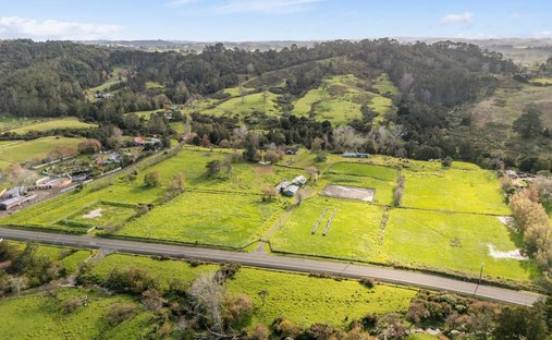 Land in Dairy Flat, Auckland, New Zealand 1