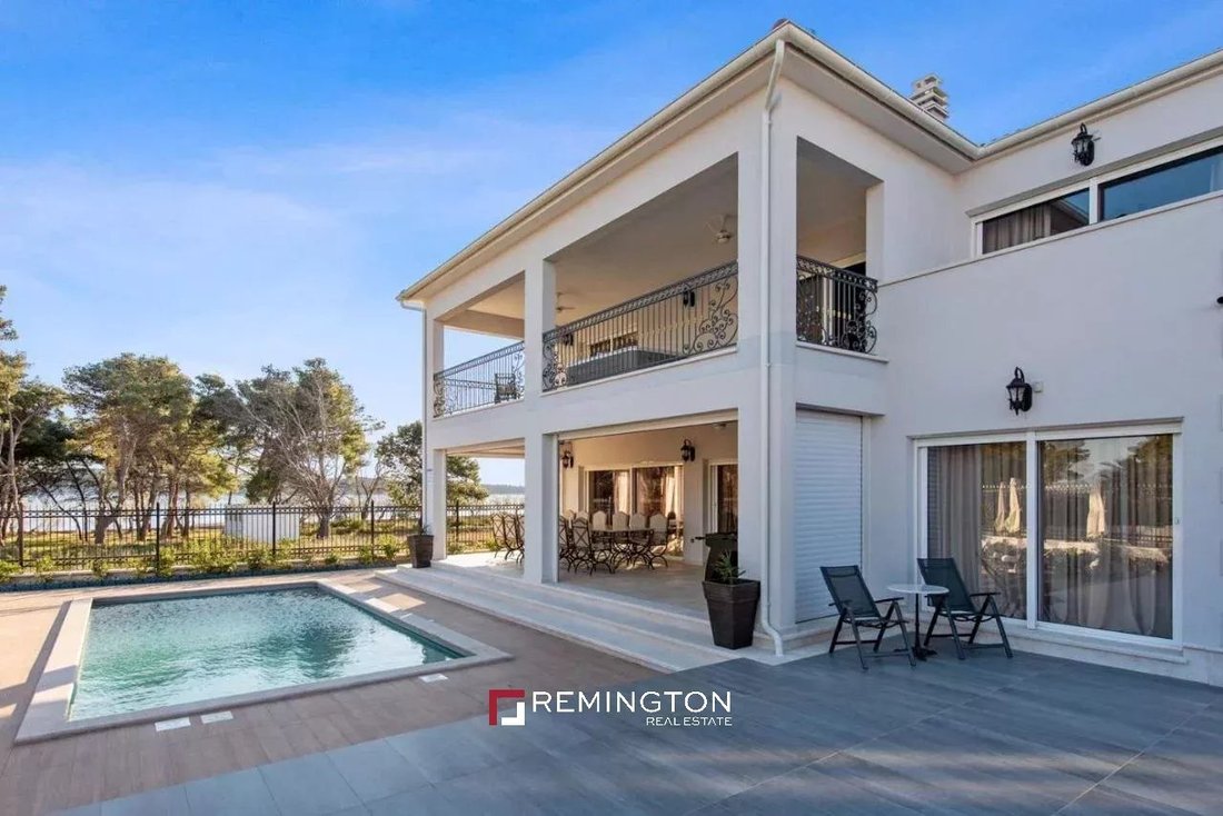 Villa in Gradska cetvrt Varos, Sibenik, Sibenik-Knin County 1 - 13294457