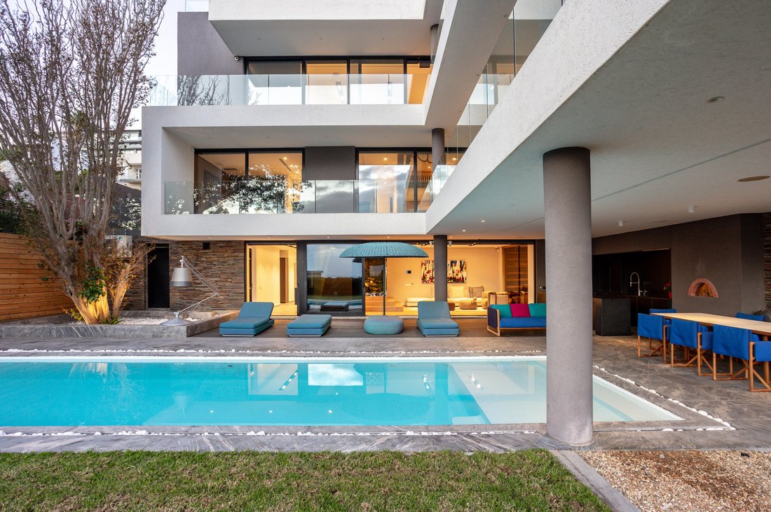 House in Bakoven, Cape Town, South Africa 2 - 15783786